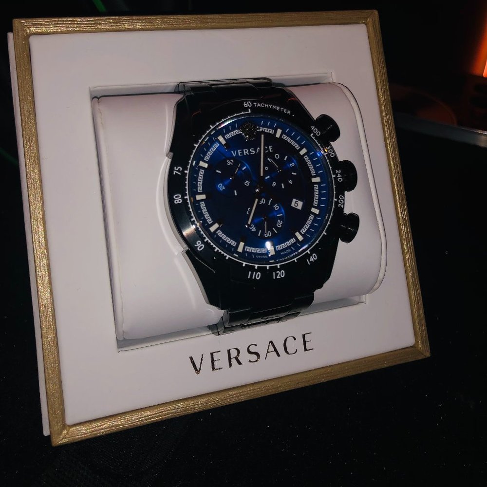 Versace Watch - Picture 1 of 5